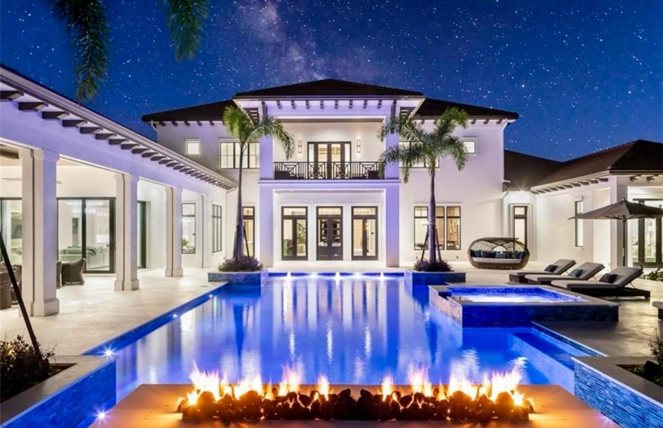 The Veteran Residents Villa Naples Exterior photo